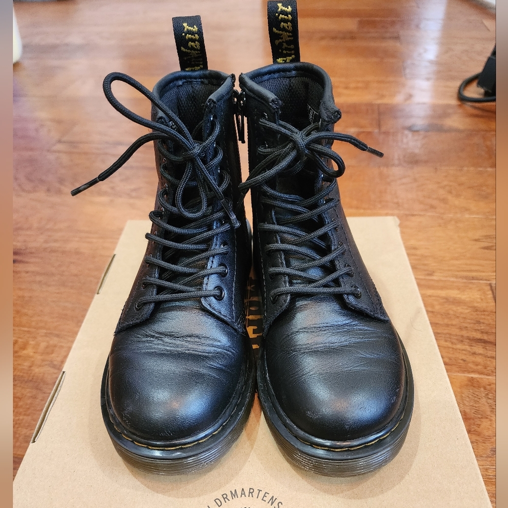 SOLD! Kids Dr Martens